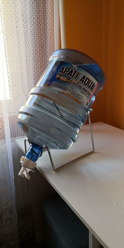állványos asztali adagoló